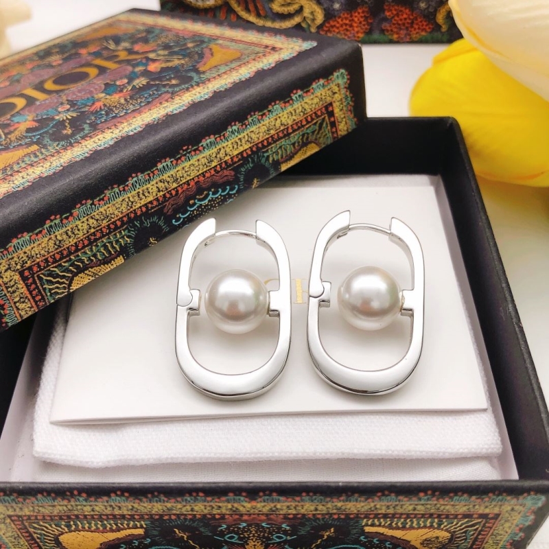 chr1st1an D10r earrings